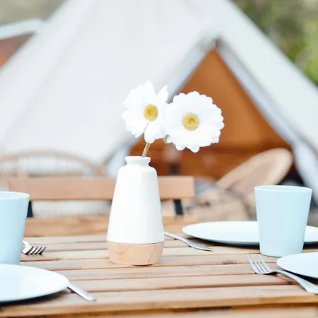 Luxury tent Cocooning Tipi - *